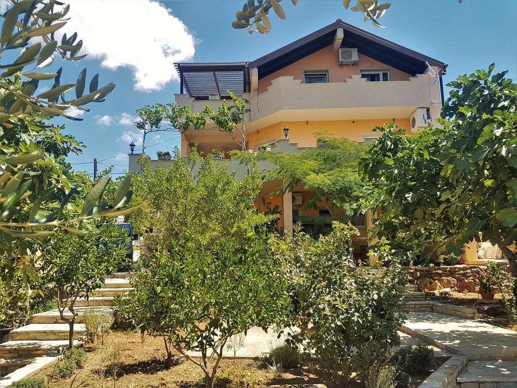 Apartments Villa Marija Gornji Karin Exteriér fotografie